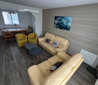 Saint-Laurent-sur-Mer House | La Maison Blanche