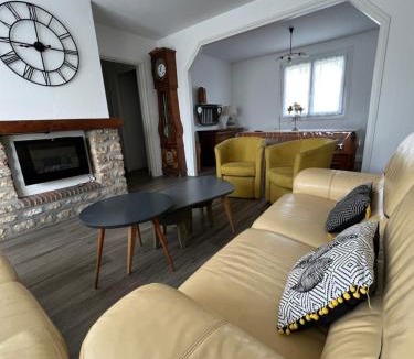 Saint-Laurent-sur-Mer House | La Maison Blanche