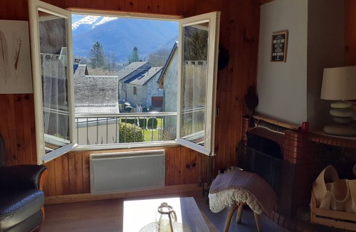 Ustou House | La maison blanche facing the Cirque de Cagateille, ski, hiking, Ariege pleasures