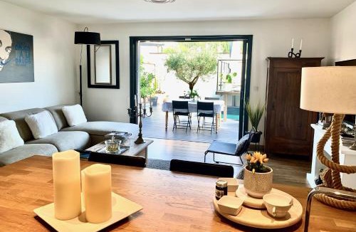 Carcassonne Villa | La Maison Blanche 5*, Piscine & vue Cité Médiévale