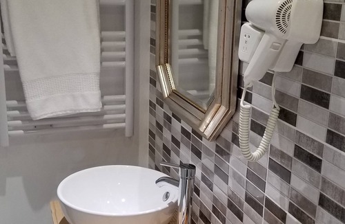 Blaye Bed & Breakfast | La Maison Blanche