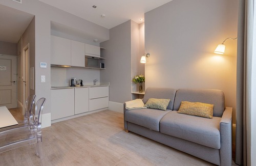 Limoges Apartment | La Maison Blanche