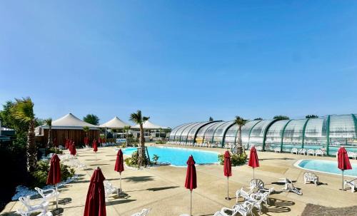 Hermanville-sur-Mer Apartment | La Maison Bleue, cottage avec piscine