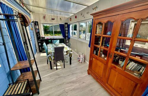 Hermanville-sur-Mer Apartment | La Maison Bleue, cottage avec piscine