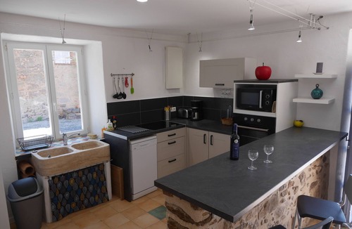 Quarante House | "La Maison Bleue" between vineyards and garrigue
