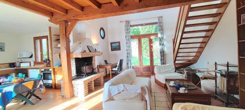 Pays-de-Belves House | La maison bleue