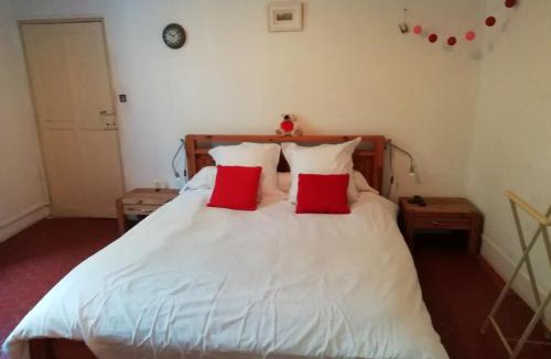 Cereste House | La maison Bleue