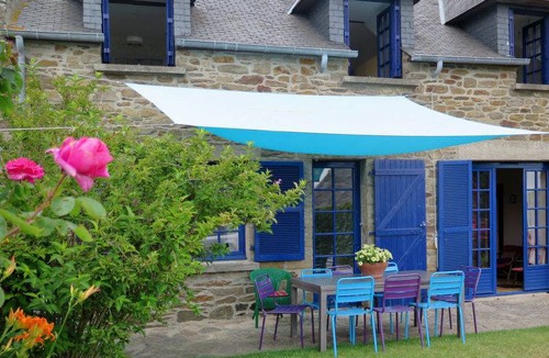 Cancale House | La Maison bleue