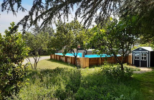 Corpeau House | La maison bleue