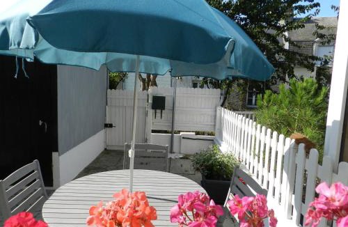 Fecamp House | La maison bleue