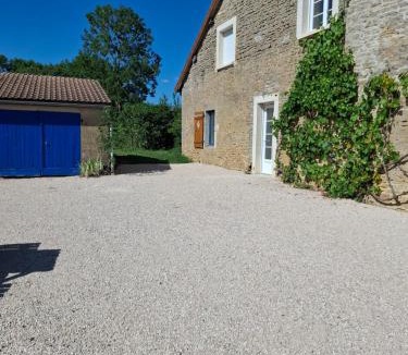 Marcilly-Ogny House | la maison bleue