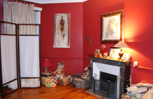 Centre House | La Maison bleue