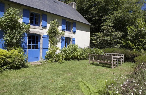 Riec-sur-Belon House | La Maison Bleue on the Aven River