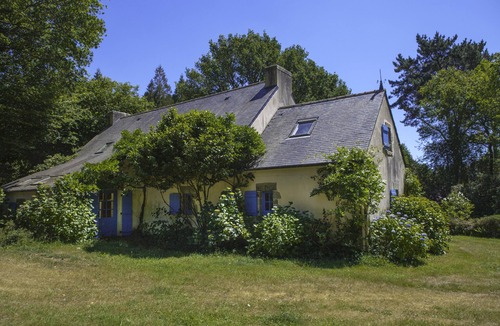 Riec-sur-Belon House | La Maison Bleue on the Aven River