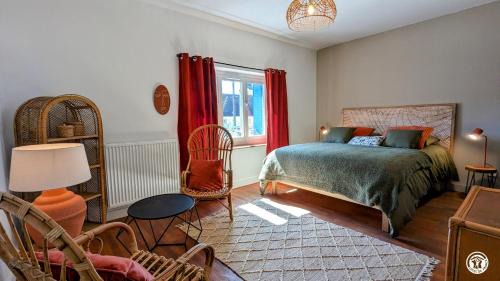 Tillenay House | La Maison Bleue