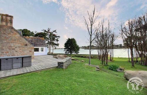 Tregastel House | La maison bleue