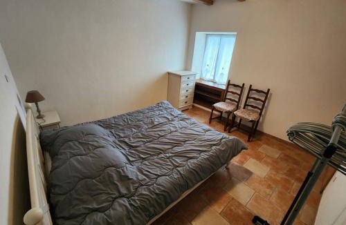 Velet Apartment | La maison bleue