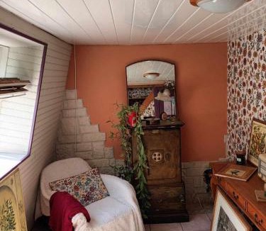 Saint-Carreuc Bed & Breakfast | La maison bric et broc