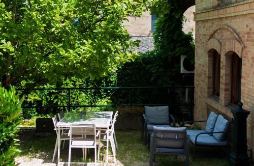 Belley Bed & Breakfast | La Maison cachée du PAVILLON BELLEVUE