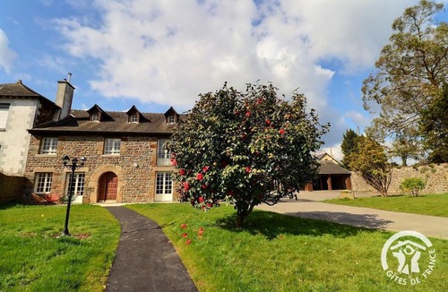 Saint-Symphorien House | La maison camélia