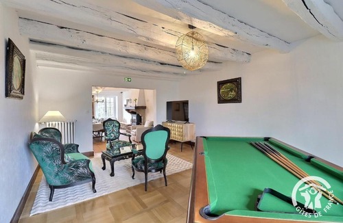 Saint-Symphorien House | La maison camelia