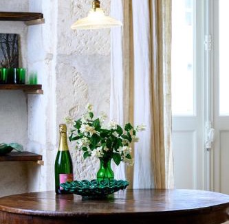 Angles-sur-lAnglin Villa | La maison Carré - a romantic house by the river for two