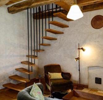 Angles-sur-lAnglin Villa | La maison Carré - a romantic house by the river for two