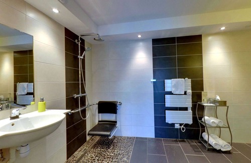 Mereville Hotel | La Maison Carre