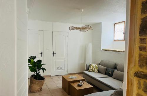 Frontenay House | La Maison Cosy