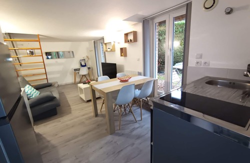 Le Vieil-Evreux House | La Maison Cupidon, ideal for 1 or 2 people - fully equipped studio apartment