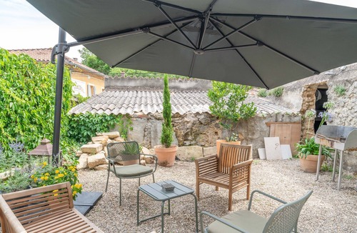 Carpentras House | La maison d'à côté, charming town house near Mont Ventoux