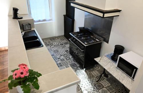 Naucelle House | La Maison d'à coté