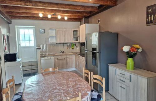 Le Gue-de-Velluire House | La maison d'école