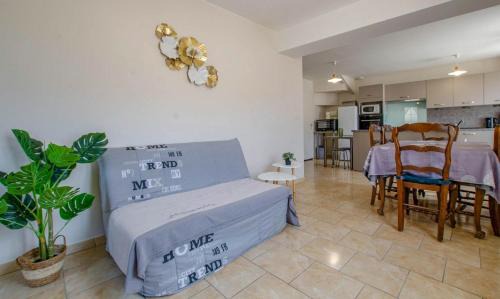 Crancey House | La maison d'a cote