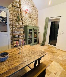 Lassay-les-Chateaux House | La maison d'Apolline