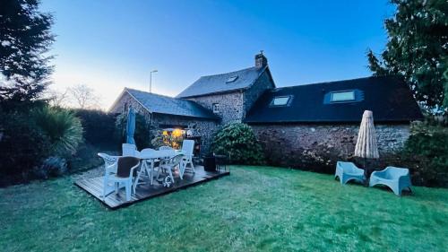 Lassay-les-Chateaux House | La maison d'Apolline