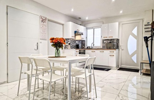 Chalon-sur-Saone House | La Maison d'aurore