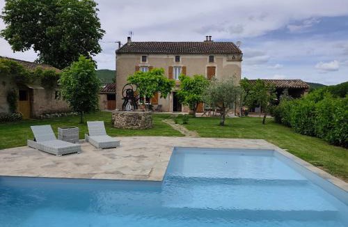 Marnaves Bed & Breakfast | La Maison d'eglantine