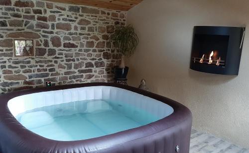 Marnaves Bed & Breakfast | La Maison d'eglantine