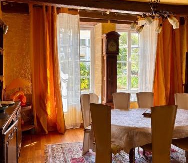 Viviers-sur-Chiers House | la maison d'Emilia verdure et murmure de l'eau