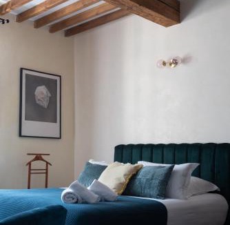 Cucuron House | La Maison d'en Bas des Seigneurs