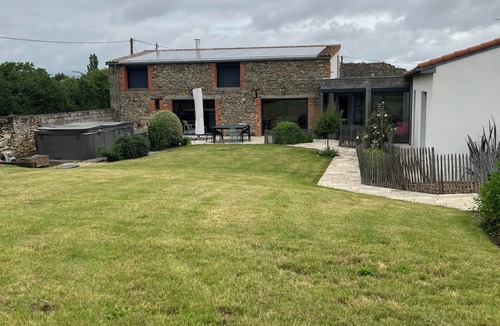 Faveraye-Machelles House | La maison du pressoir