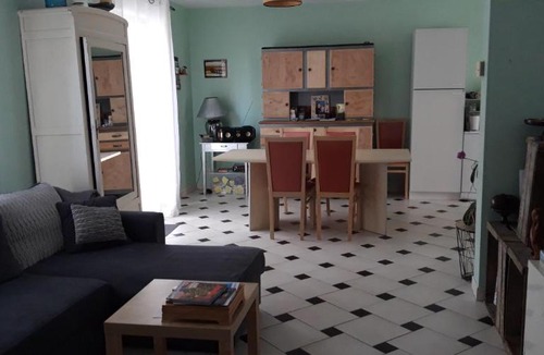 Saint-Jean-de-la-Motte House | La maison de Mathilde