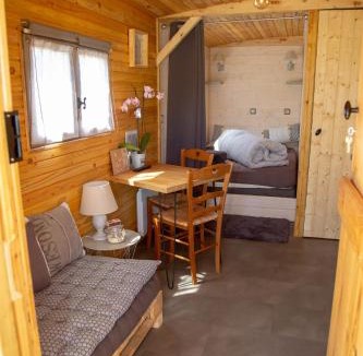 Saint-Ouen-sous-Bailly House | La Maison du Bonheur Roulotte