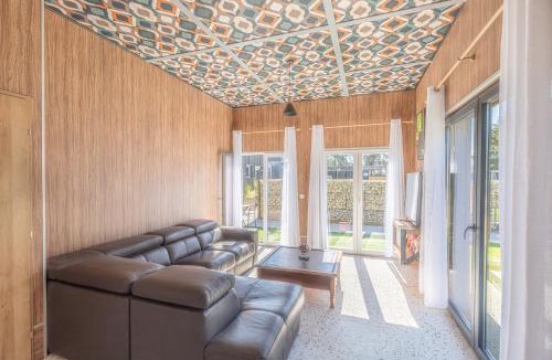 Villaines-les-Rochers Apartment | La Maison du Bois Brûlé 1 - Avec piscine partagée