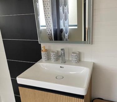 Villaines-les-Rochers Apartment | La maison du bois brulée 5
