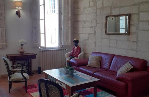 Villeneuve-les-Avignon Apartment | La Maison du Fort