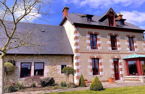 Courson House | La Maison d'Hippolyte, Gîte SPA, Games room, 15 people