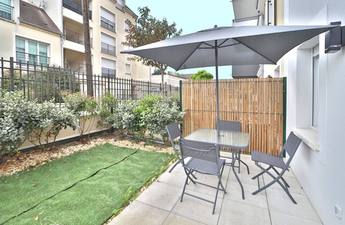 Sartrouville House | La Maison d'Iris - Proche Golf et RER A