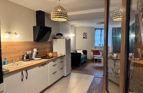 Parthenay House | La Maison D'Oscar